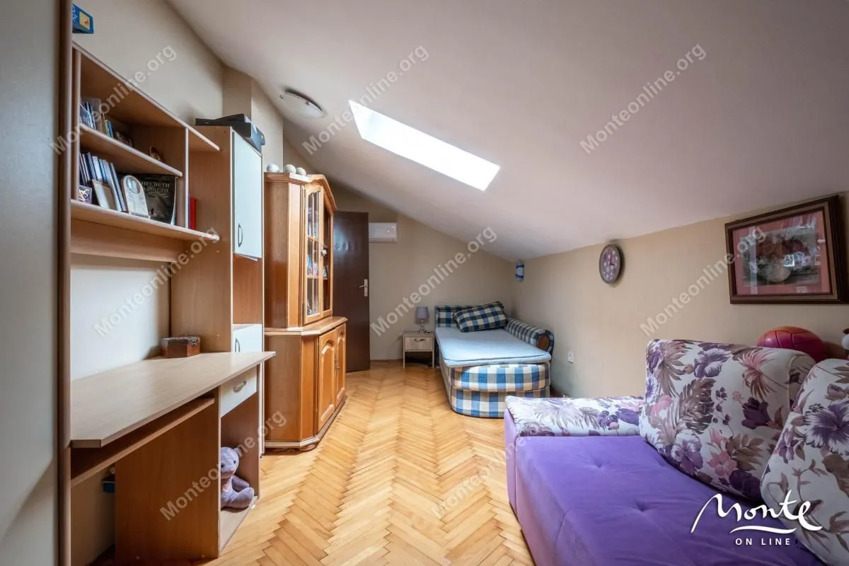 Prodaja, trosoban stan, 63m², Tivat, Crna Gora