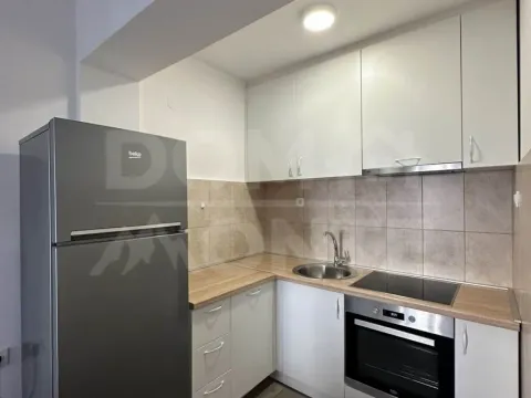 Rent, two bedroom apartment, 70m², Tivat, Crna Gora - image 6