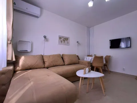 Prodaja, stan, 24m², Gintaš, Podgorica - image 2