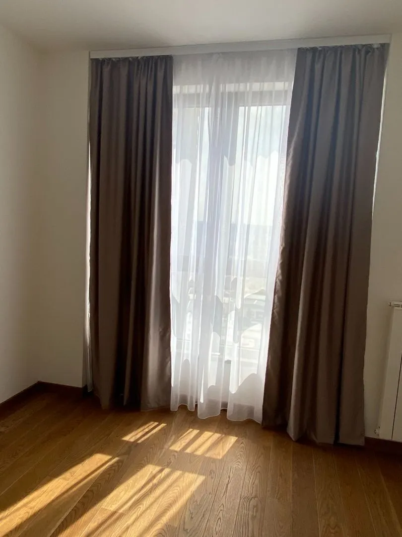 Izdavanje, trosoban stan, 121m², Savski Venac, Beograd