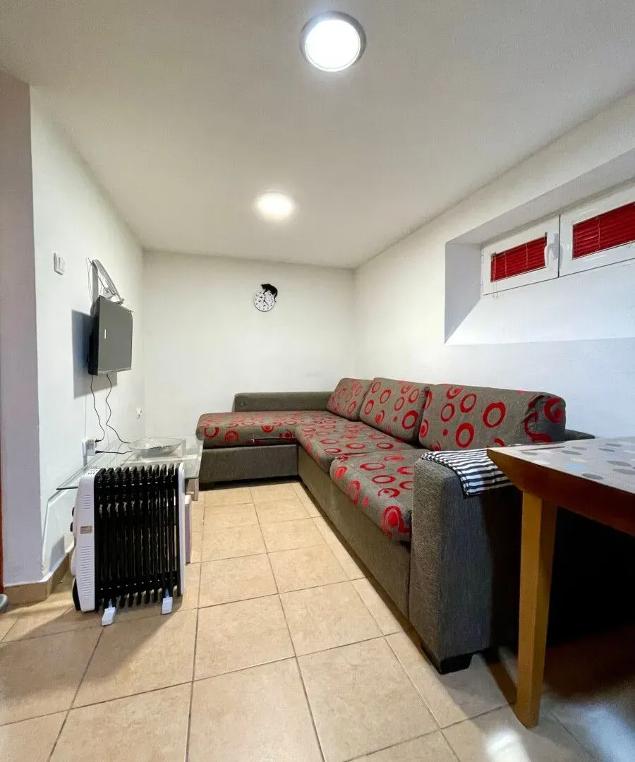 Izdavanje, jednosoban stan, 17m², Gorica C, Podgorica