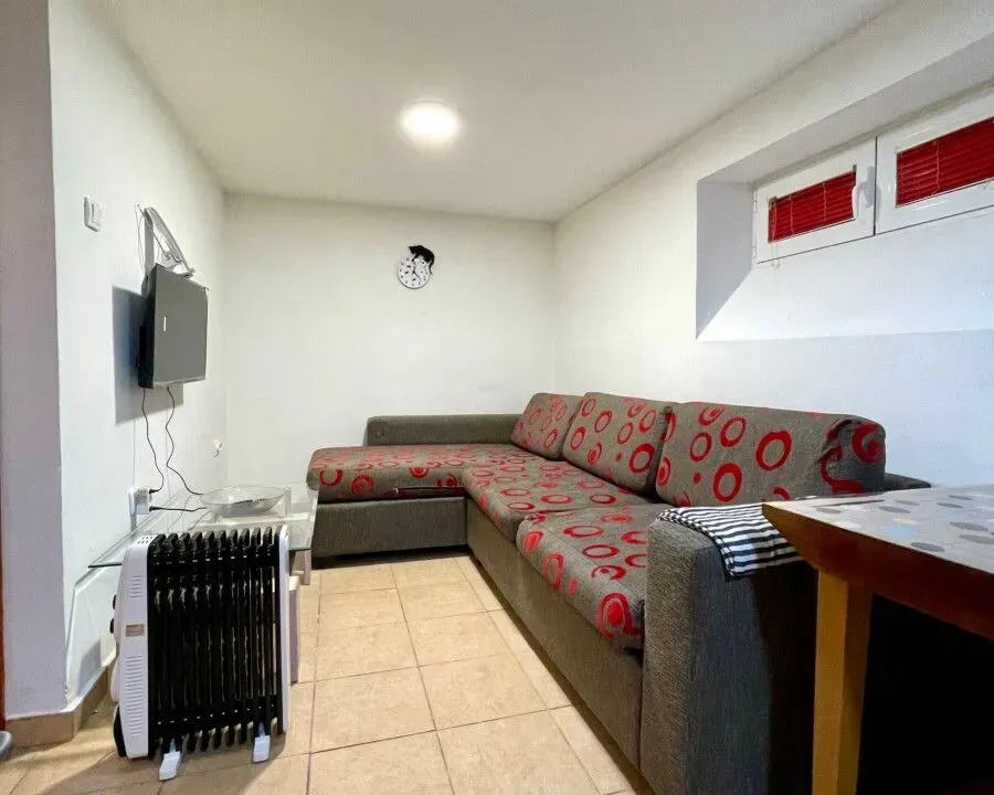 Izdavanje, jednosoban stan, 17m², Gorica C, Podgorica