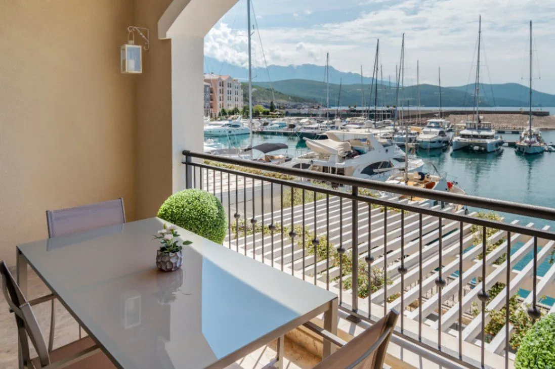 Izdavanje, garsonjera, 40m², Tivat, Crna Gora