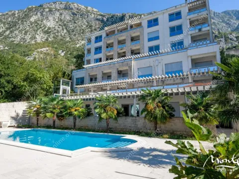 Sale, one bedroom apartment, 56m², Dobrota, Kotor - image 28