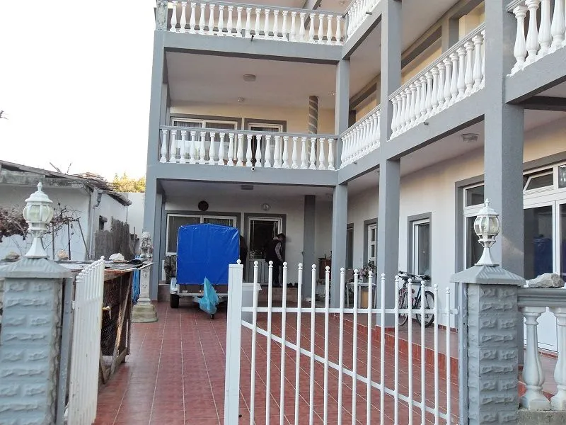 Prodaja, kuća, 400m², Dobra Voda, Bar
