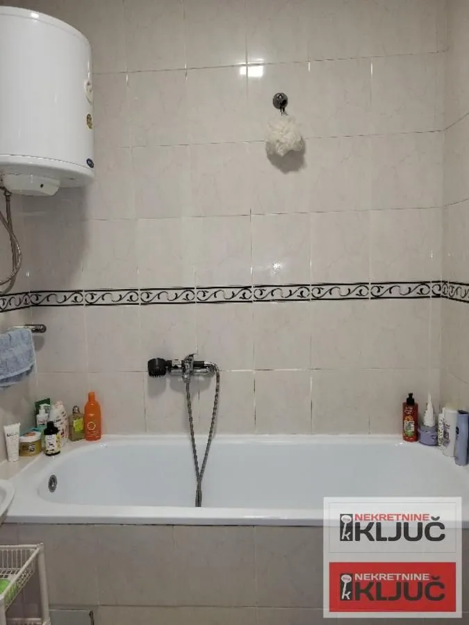 Prodaja, trosoban stan, 82m², Centar, Novi Sad
