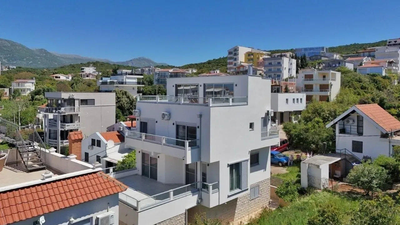 Sale, house, 272m², Utjeha, Bar