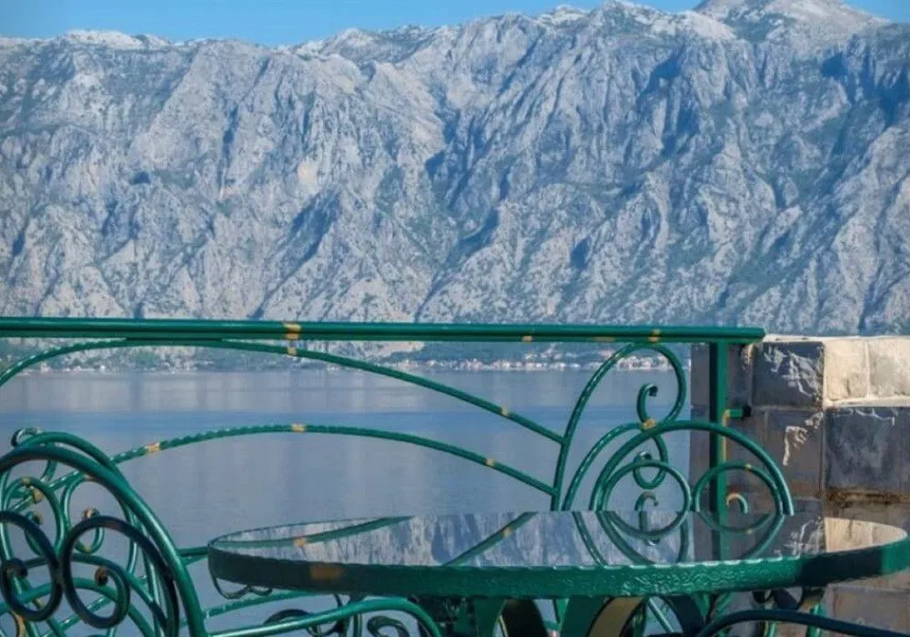 Prodaja, kuća, 215m², Kotor, Crna Gora