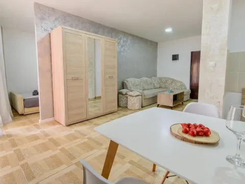 Izdavanje, jednosoban stan, 42m², Bečići, Budva - image 3