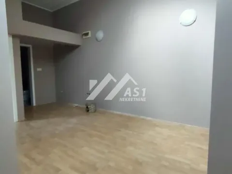 Izdavanje, četvorosoban stan, 103m², Detelinara, Novi Sad Sve Podlokacije - image 3