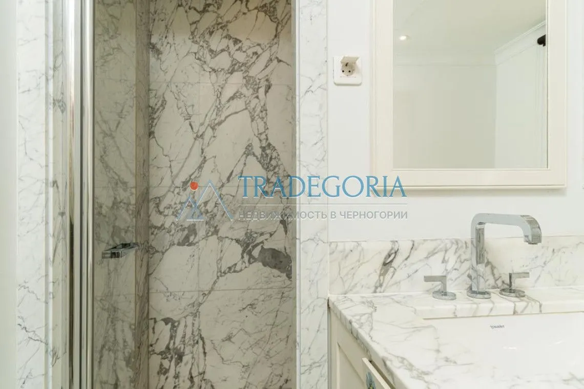 Prodaja, dvosoban stan, 122m², Tivat, Crna Gora