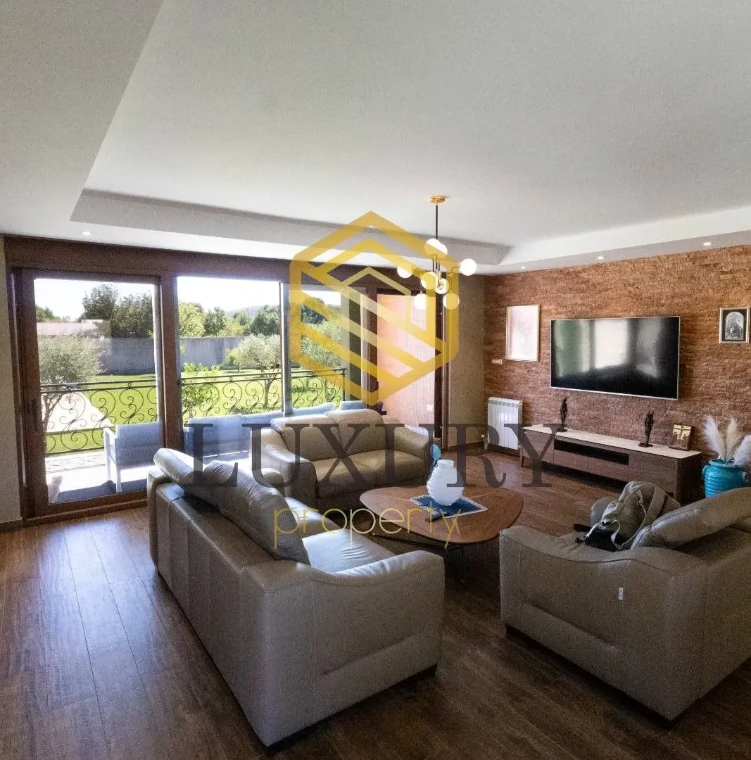Izdavanje, kuća, 220m², Ćurilac, Danilovgrad