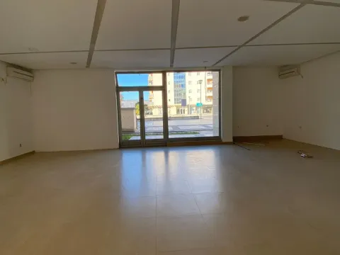 Izdavanje, poslovni prostor, 145m², City Kvart, Podgorica - image 2