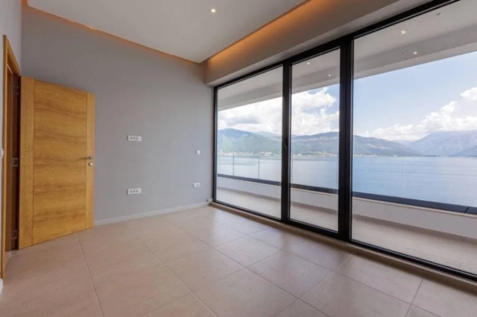 Sale, house, 200m², Krašići, Tivat