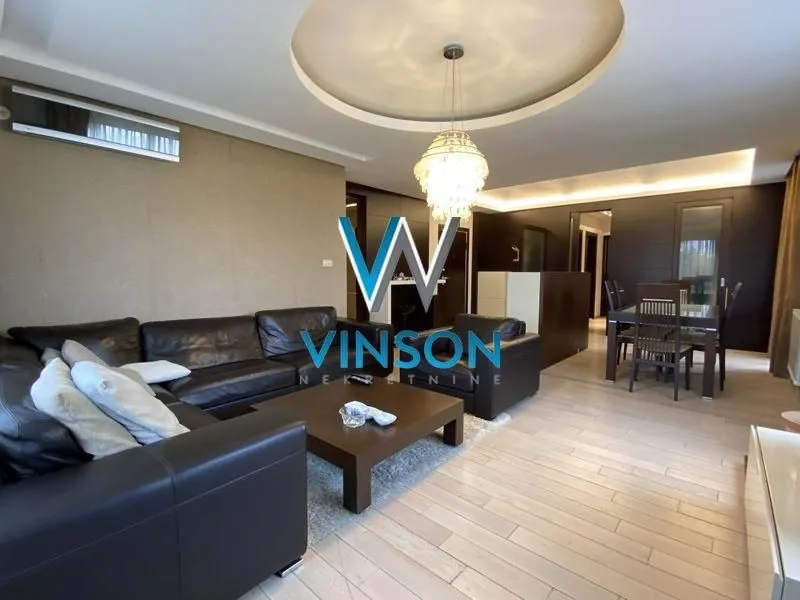 Prodaja, četvorosoban stan, 110m², Centar, Novi Sad