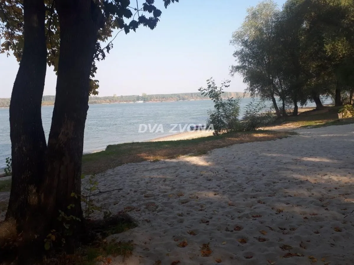 Prodaja, ugostiteljski objekat, 450m², Čortanovci, Inđija