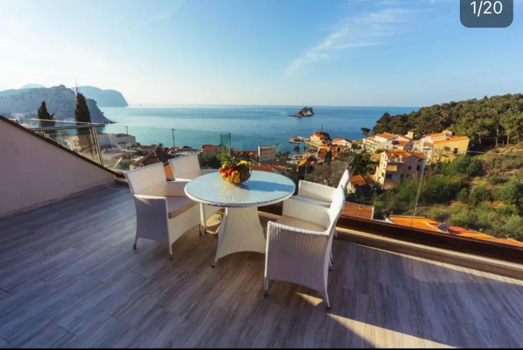 Rent, two bedroom apartment, 70m², Petrovac, Budva