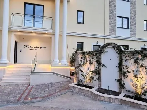 Sale, three bedroom apartment, 285m², Bečići, Budva - image 20