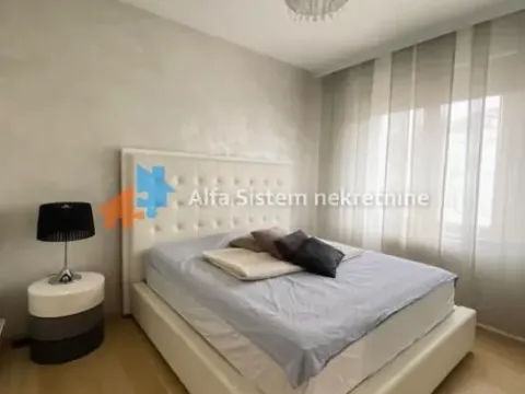 Izdavanje, trosoban stan, 105m², Savski Venac, Beograd - image 6