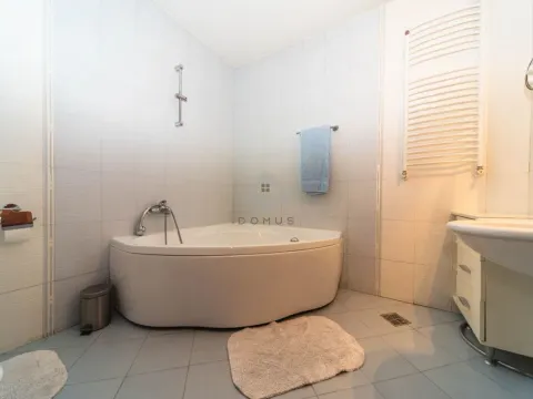 Izdavanje, dvosoban stan, 140m², Preko Morače, Podgorica - image 11