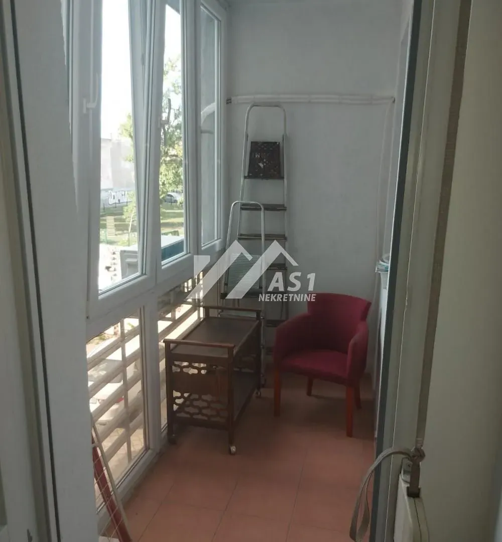 Izdavanje, dvosoban stan, 43m², Centar, Novi Sad