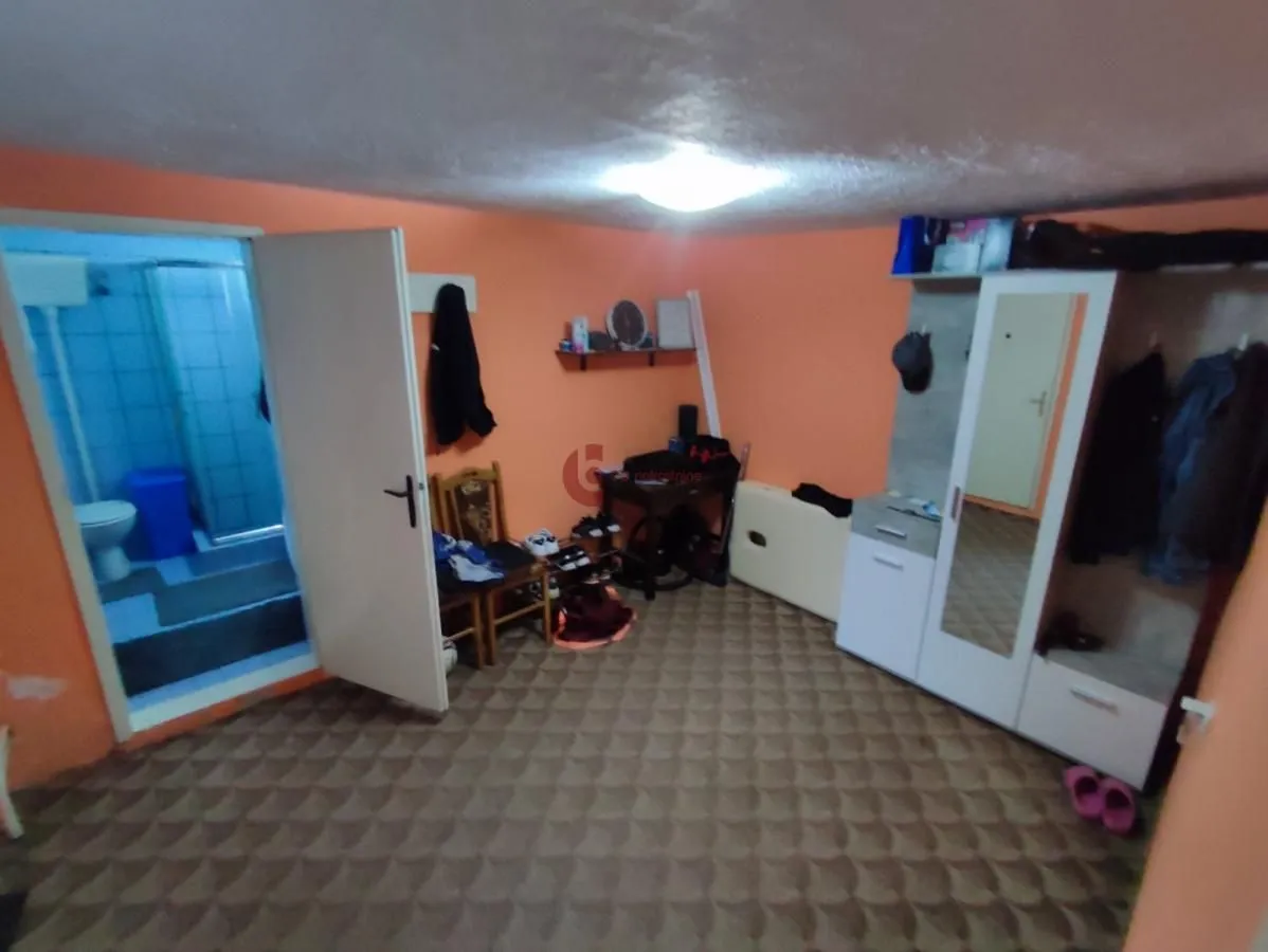 Prodaja, kuća, 250m², Novo Selo, Subotica