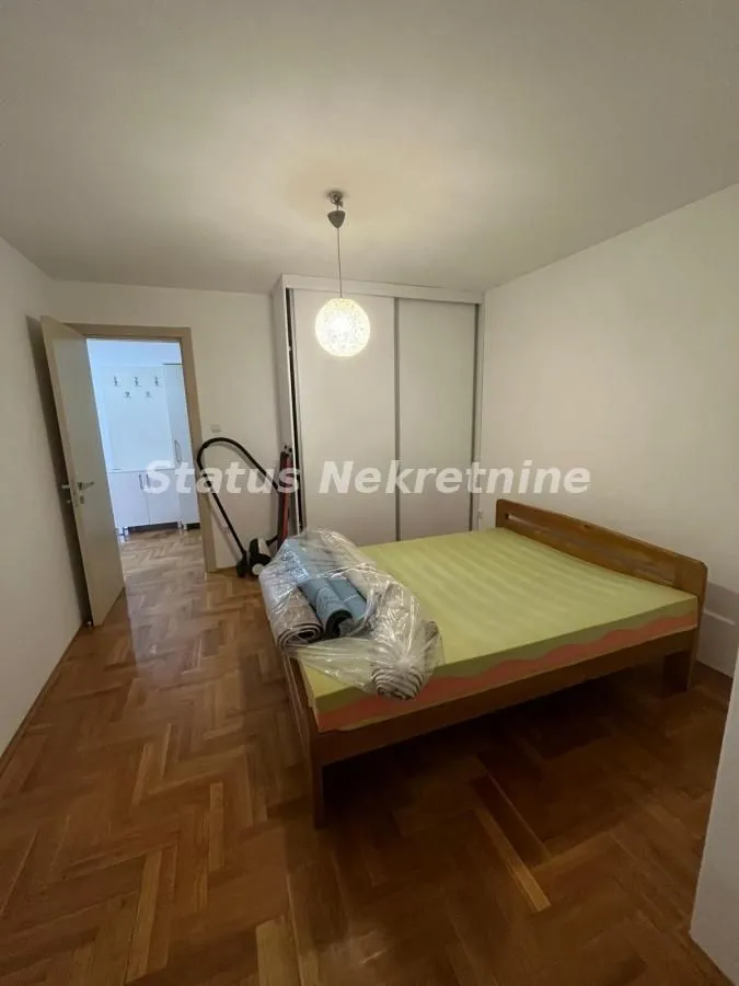 Izdavanje, dvosoban stan, 48m², Bulevar Oslobodjenja, Novi Sad Sve Podlokacije