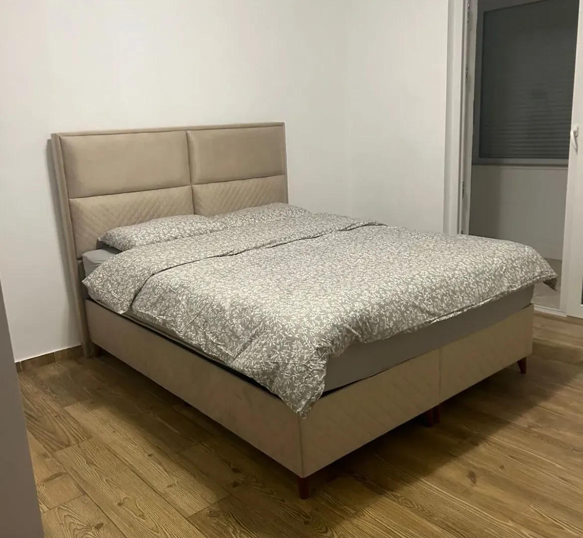 Izdavanje, dvosoban stan, 68m², Centar, Podgorica