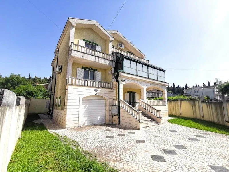 Sale, house, 489m², Zagorič, Podgorica