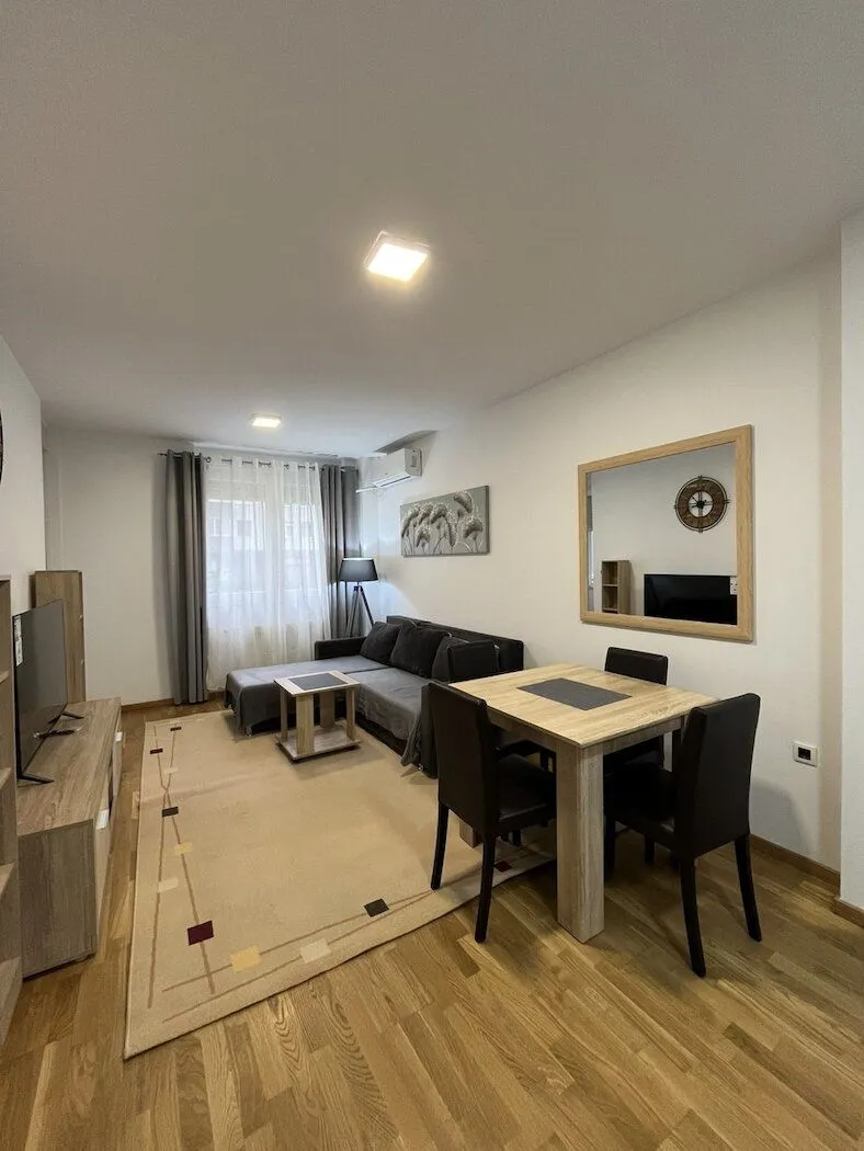 Izdavanje, jednosoban stan, 43m², Sajmište, Novi Sad