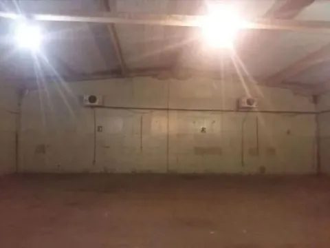 Izdavanje, poslovni prostor, 700m², Surčin, Beograd - image 4