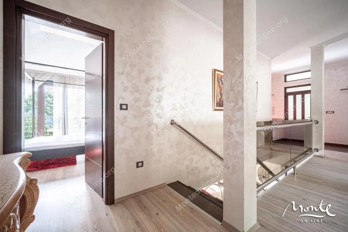 Prodaja, kuća, 188m², Sasovići, Herceg Novi