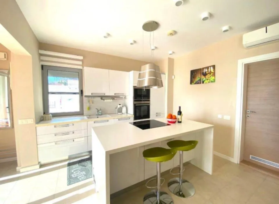 Sale, house, 300m², Blizikuće, Budva