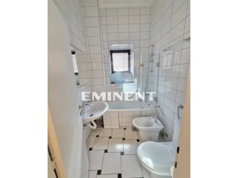 Izdavanje, kuća, 360m², Autokomanda, Voždovac Sve Podlokacije - image 18