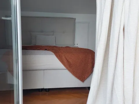 Rent, one bedroom apartment, 45m², Dobrota, Kotor - image 8