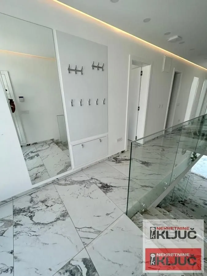 Izdavanje, kuća, 180m², Sremska Kamenica, Petrovaradin