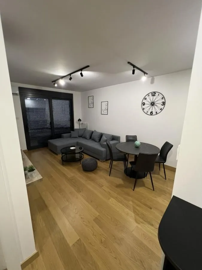 Prodaja, dvosoban stan, 48m², Rotkvarija, Novi Sad Sve Podlokacije