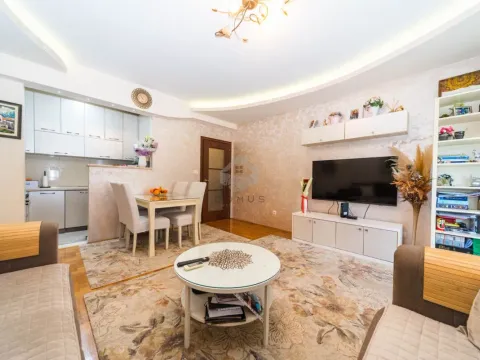 Sale, two bedroom apartment, 70m², Stari Aerodrom, Podgorica - image 4