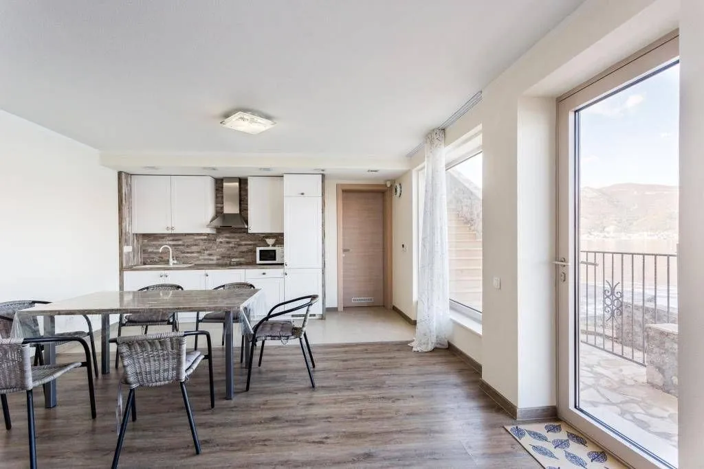 Prodaja, kuća, 240m², Krašići, Tivat