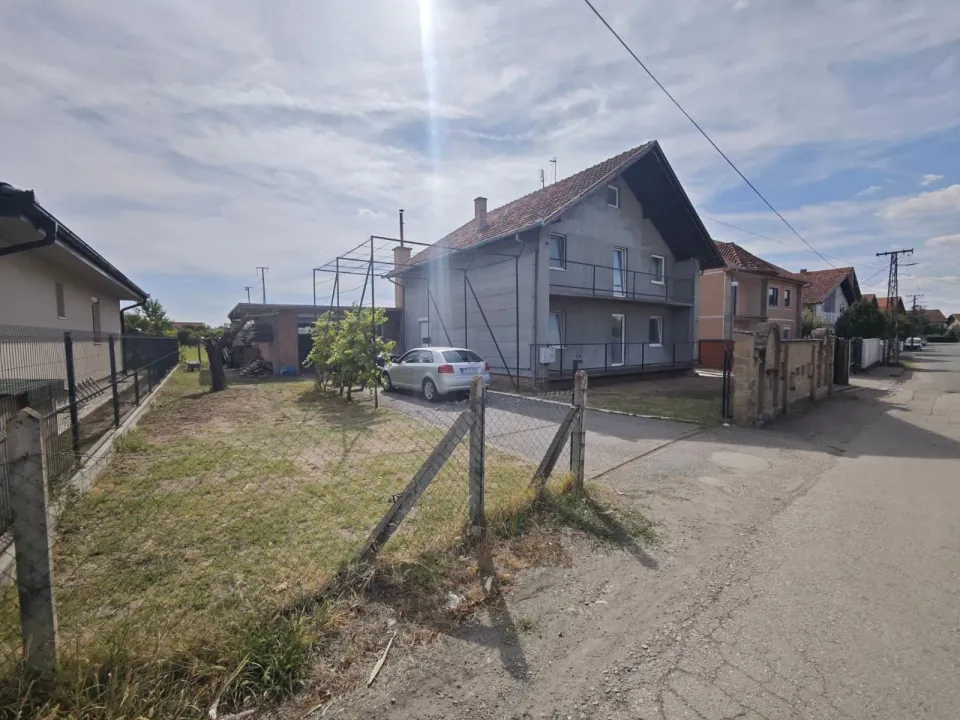 Prodaja, kuća, 356m², Centar, Stara Pazova