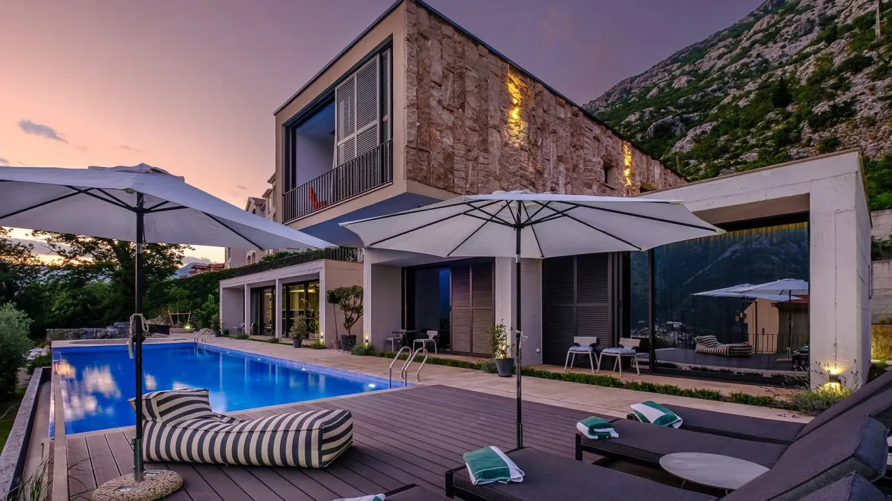 Sale, house, 419m², Dobrota, Kotor