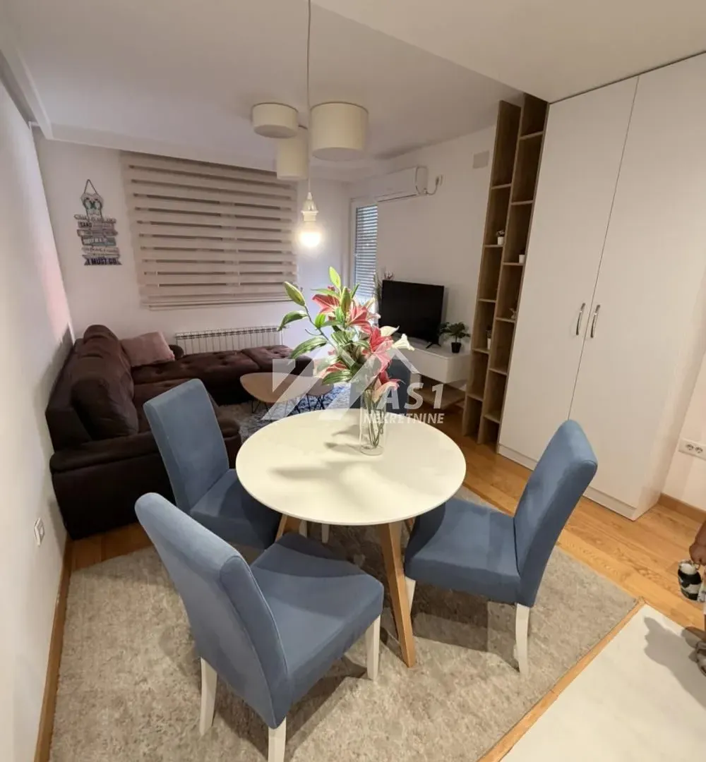 Izdavanje, jednosoban stan, 41m², Socijalno, Novi Sad Sve Podlokacije