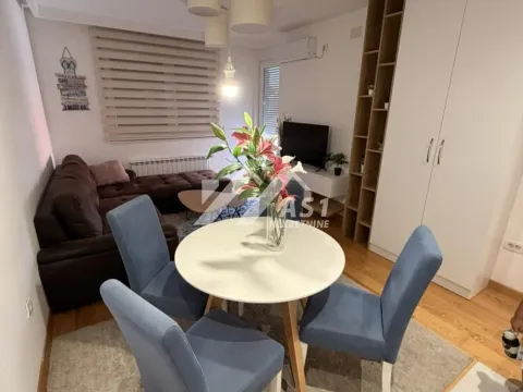Izdavanje, jednosoban stan, 41m², Socijalno, Novi Sad Sve Podlokacije - image 4