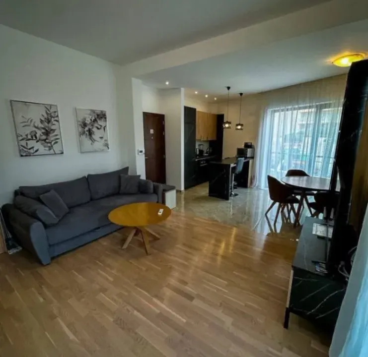 Izdavanje, jednosoban stan, 53m², Bečići, Budva