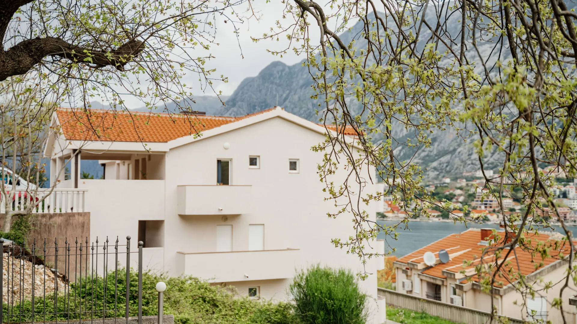 Prodaja, dvosoban stan, 50m², Muo, Kotor