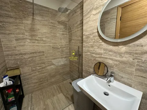 Rent, two bedroom apartment, 83m², Kod Capital Plaze, Podgorica - image 10