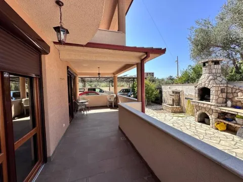 Kuća in Bjeliši