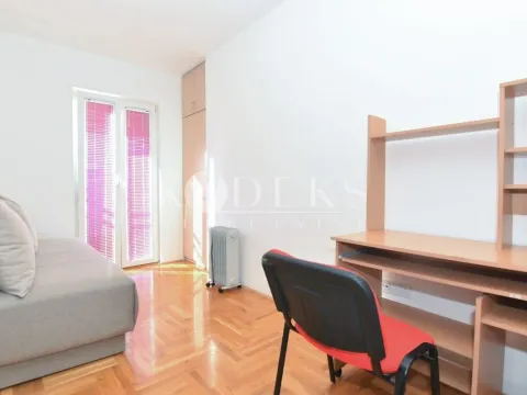 Izdavanje, dvosoban stan, 56m², 1 maj, Podgorica - image 2