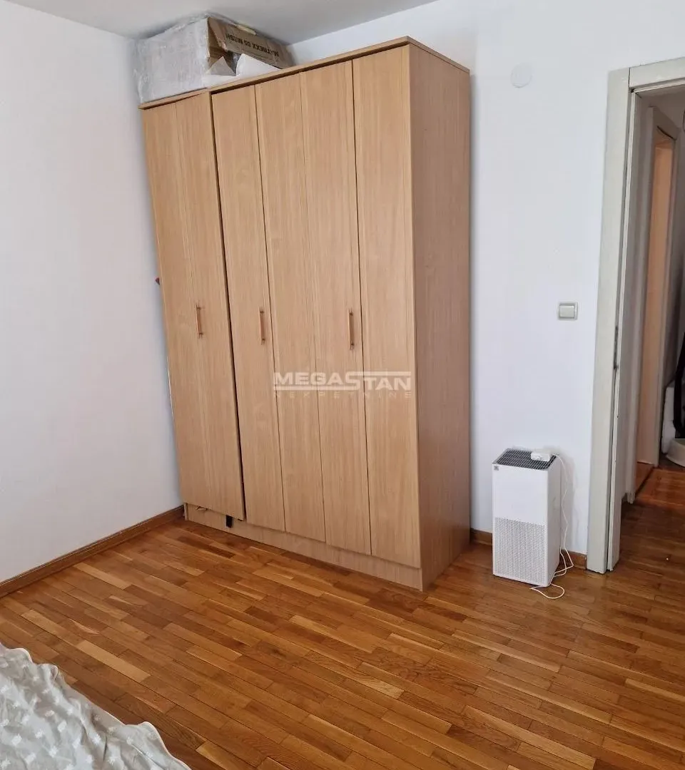 Rent, three bedroom apartment, 83m², Južni Bulevar, Vračar Sve Podlokacije