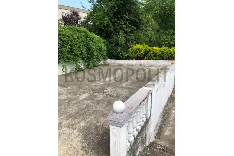 Sale, house, 500m², Zemun Kalvarija, Zemun Sve Podlokacije